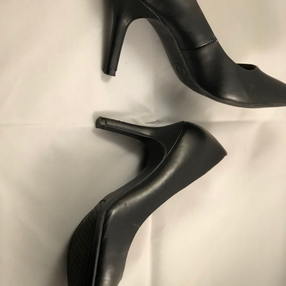 Classic black heels - Picture 6 of 7